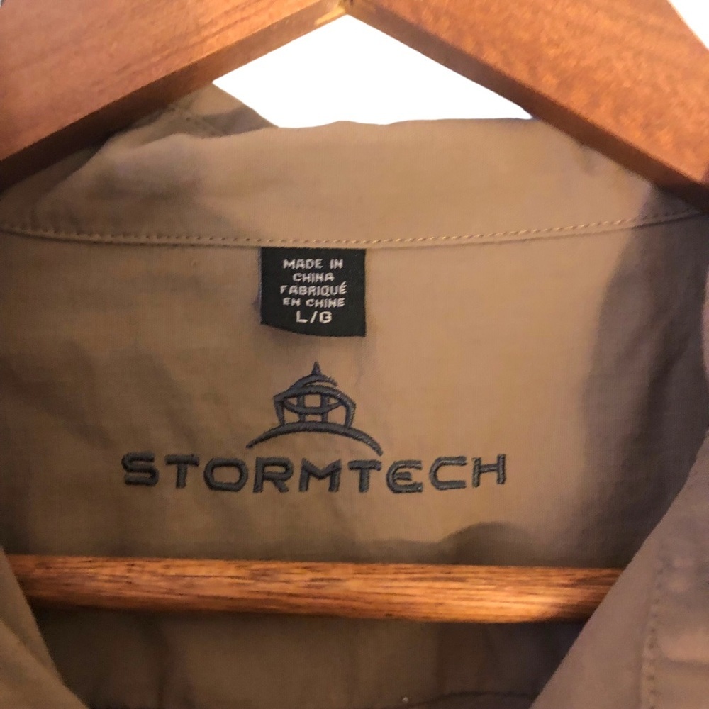 Stormtech Men’s Outdoor/ Indoor Chestnut Brown Shirt - Picture 4 of 5